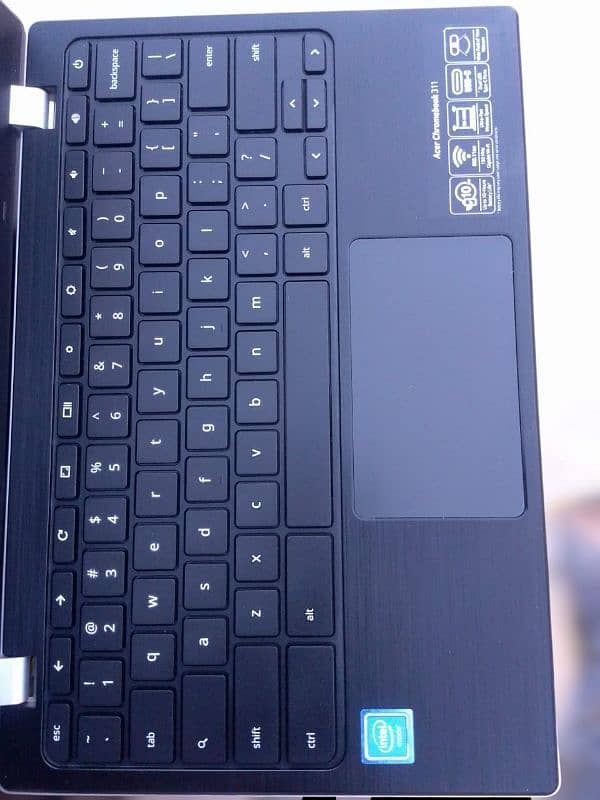 2 Chromebook 4gb 32gb urgent sale 7