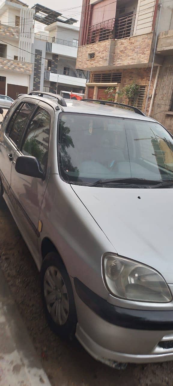 Toyota Raum 2