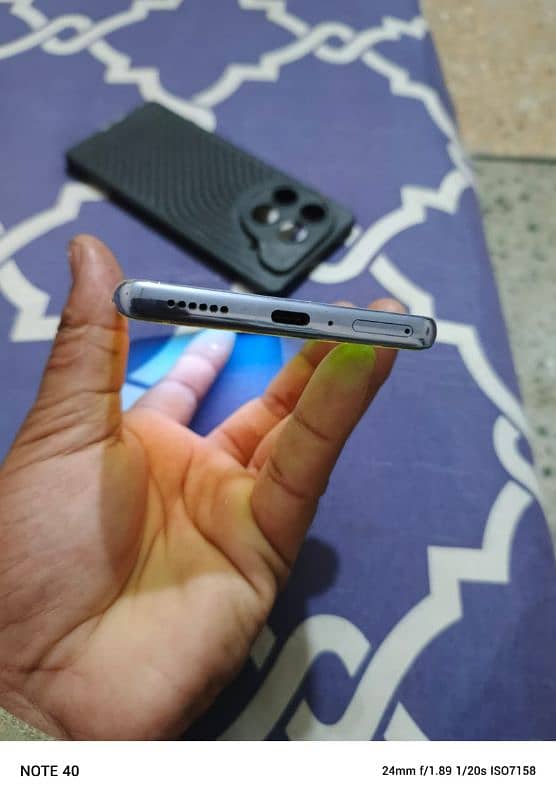 5 se 6 month ki warrnty main hai8+5 gb ram 256 gb room mint condition 2