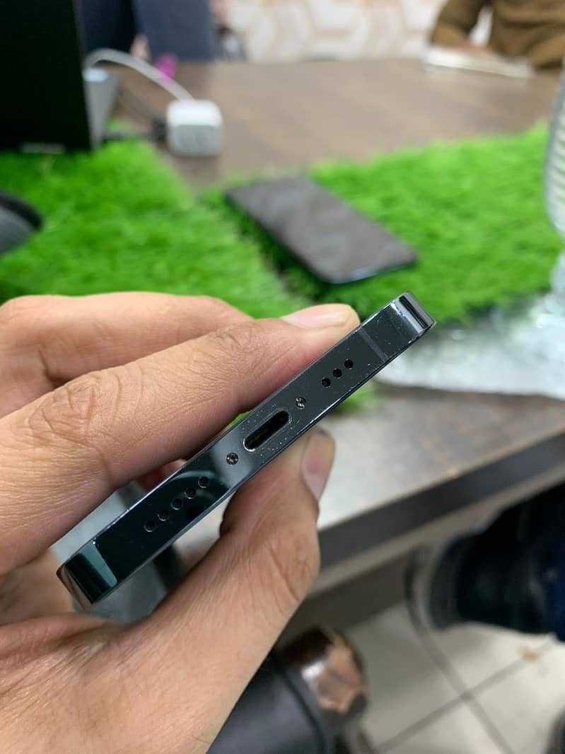 Iphone 12 Pro - PTA Approved 2