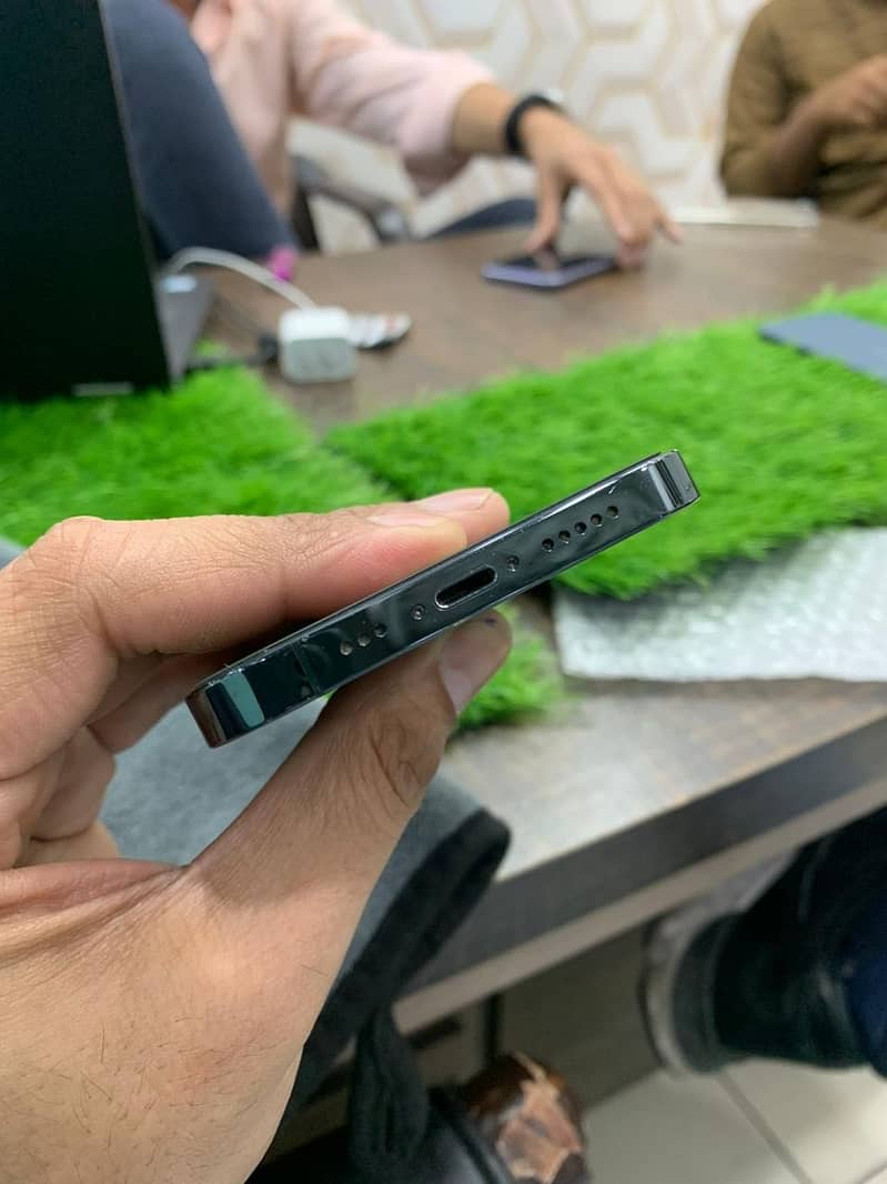 Iphone 12 Pro - PTA Approved 3