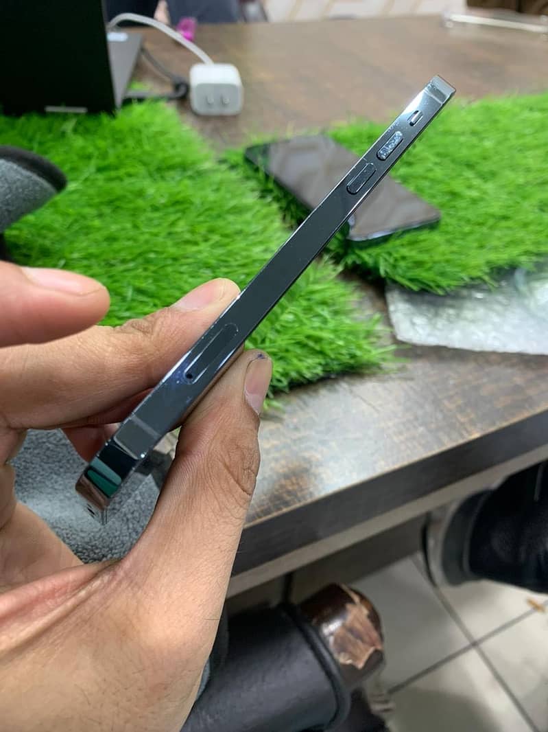 Iphone 12 Pro - PTA Approved 5