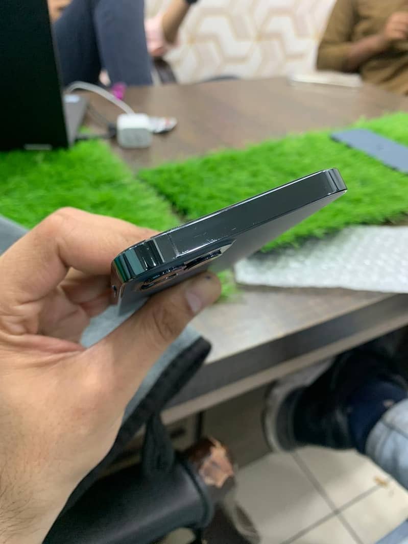 Iphone 12 Pro - PTA Approved 6