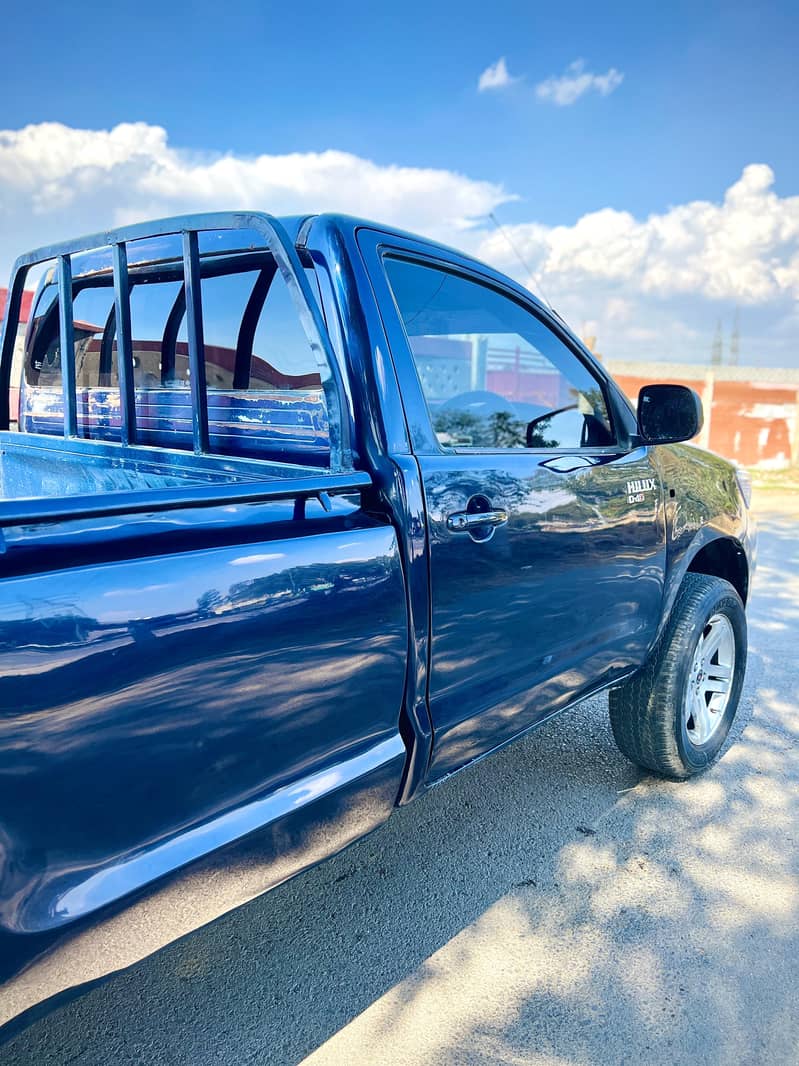 TOYOTA HILUX VIGO 2007 MODEL 8