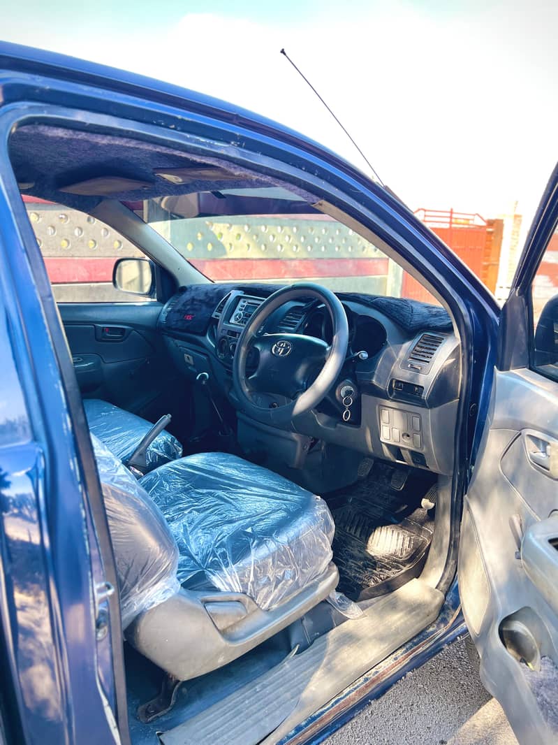 TOYOTA HILUX VIGO 2007 MODEL 9