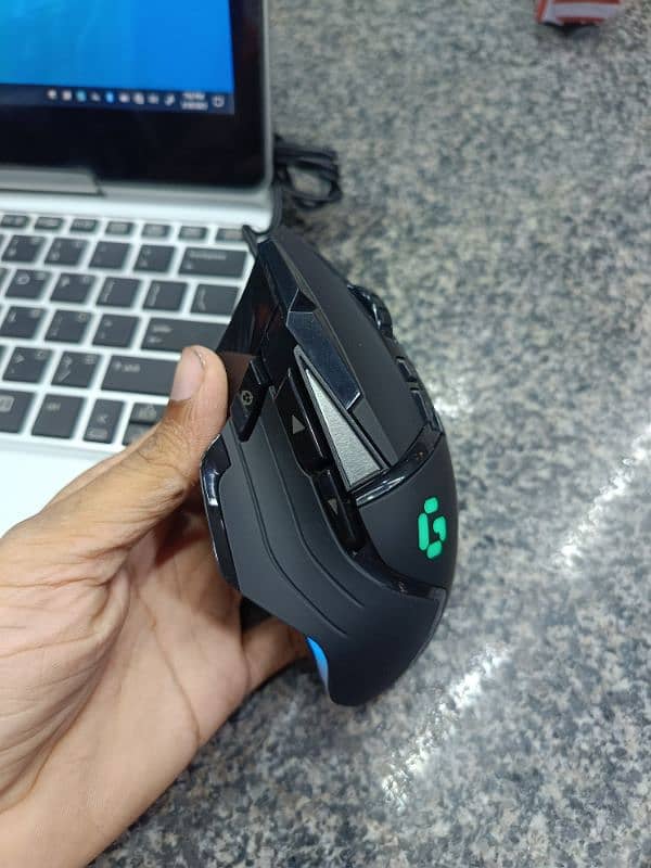 Gaming mouse with 7200 dpi speed 2