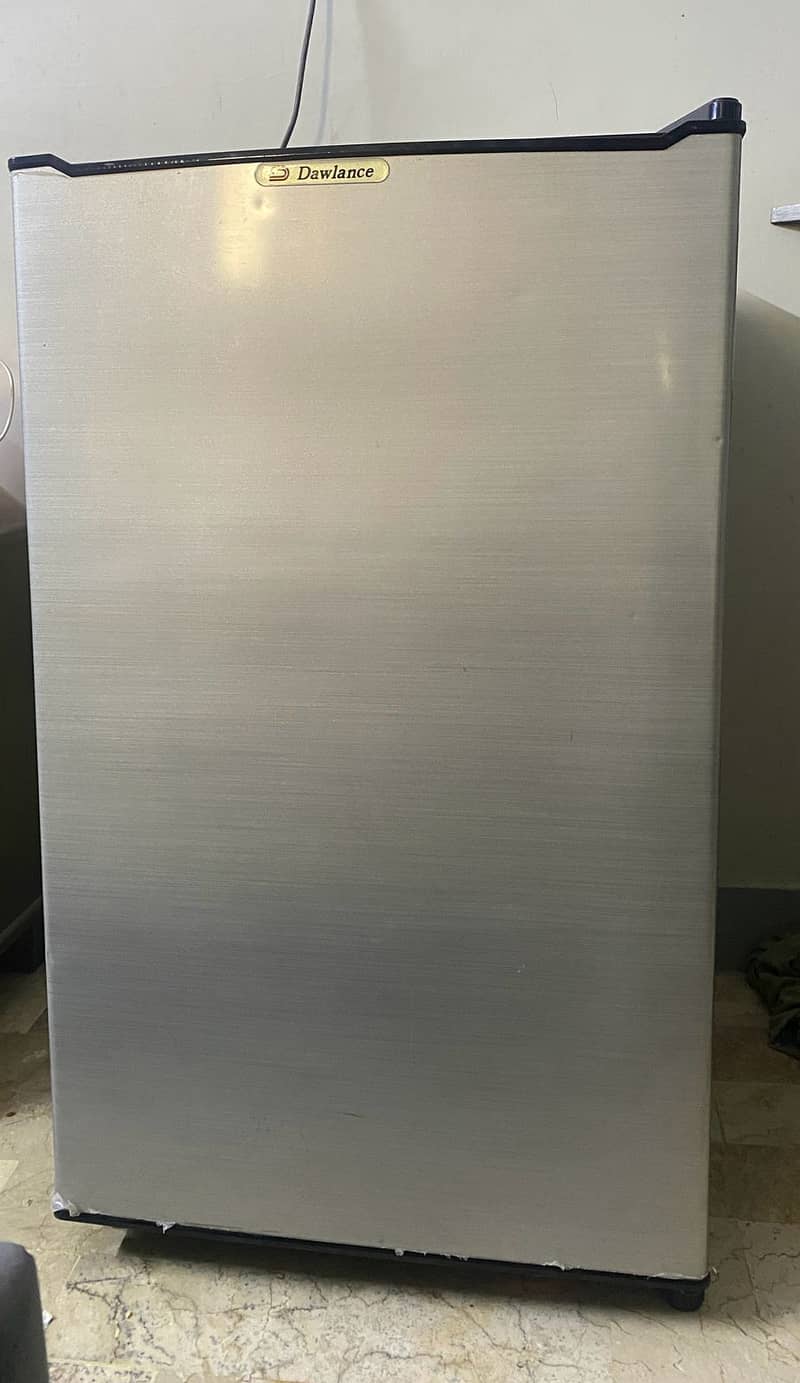 Dawlance Mini Refrigerator 4