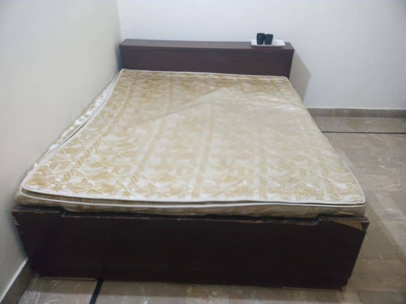 l bed whitr gadda 4