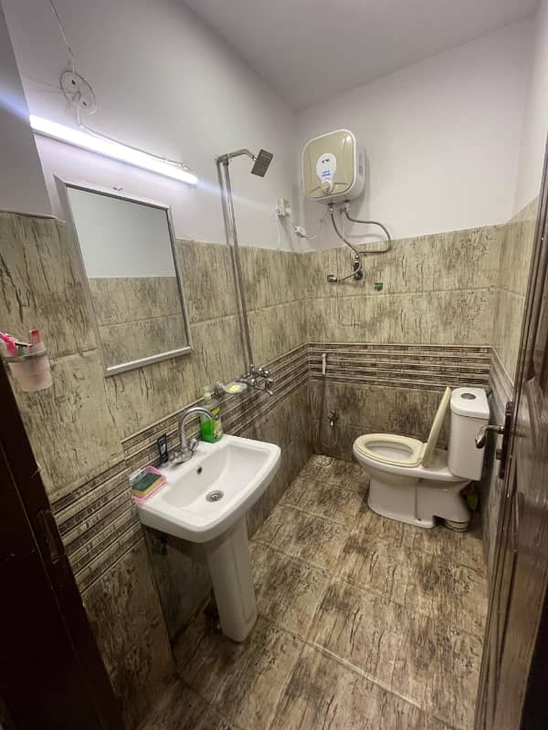 550 Sq Ft 1 Bed Apartment Facing Eiffel Tower Available For Rent In Sector E Bahria Town Lahore 7