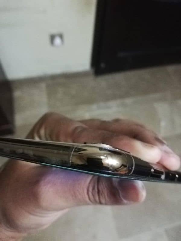 iphone xs 1