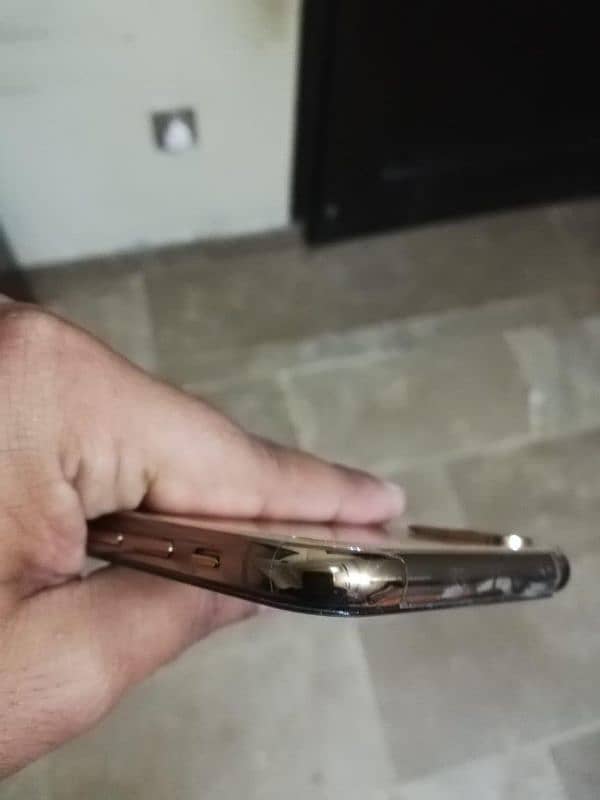 iphone xs 3