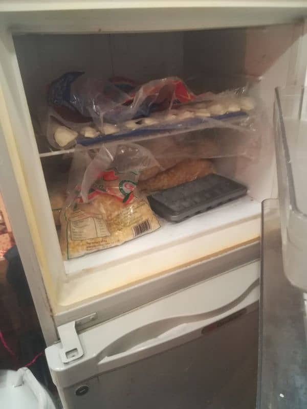 dawlance fridge 2