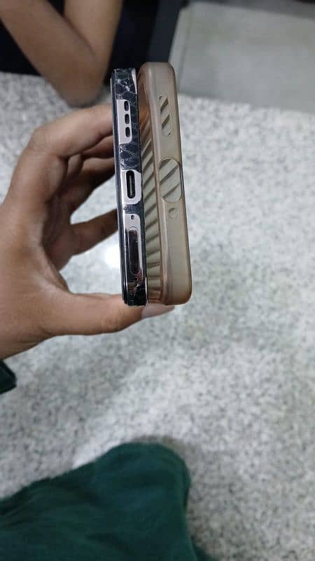 Reno 12f 5g 12/256 2 month used 2
