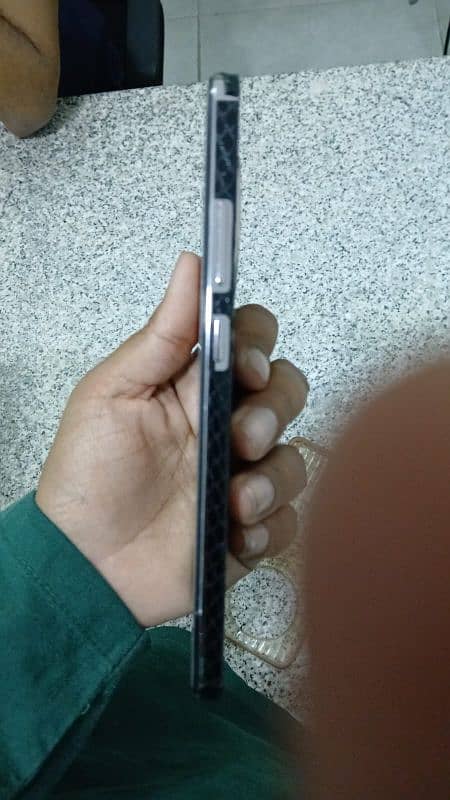 Reno 12f 5g 12/256 2 month used 3