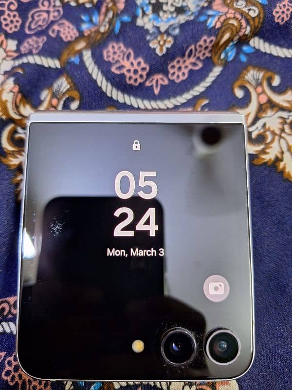 Samsung z flip 5 3