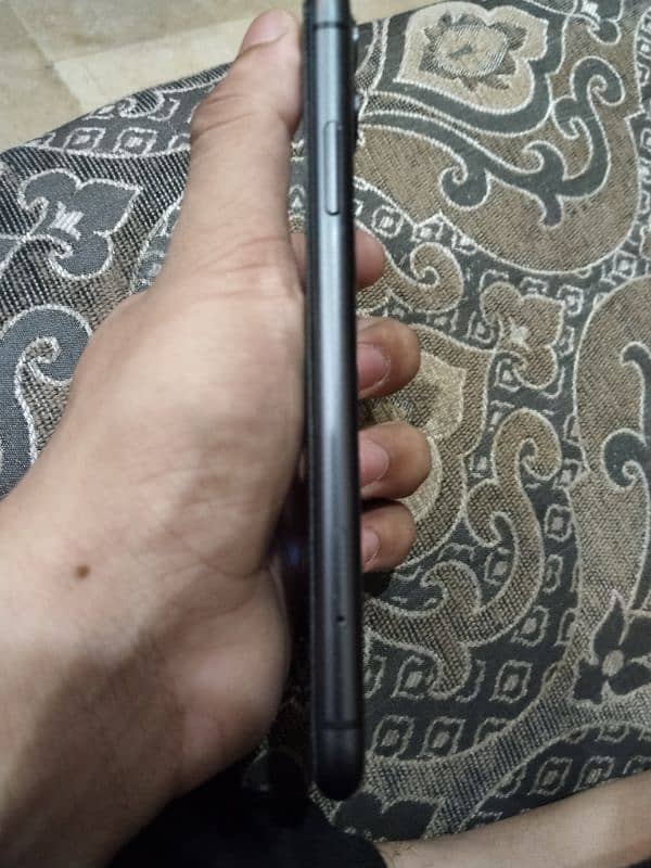I Phone 11 64gb 10/10 full sim time water pack 1