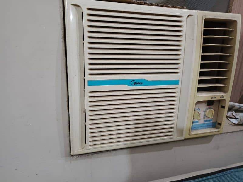 Midea Wibdow A. C 0