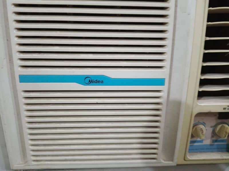 Midea Wibdow A. C 4