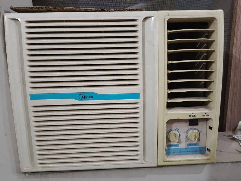 Midea Wibdow A. C 5