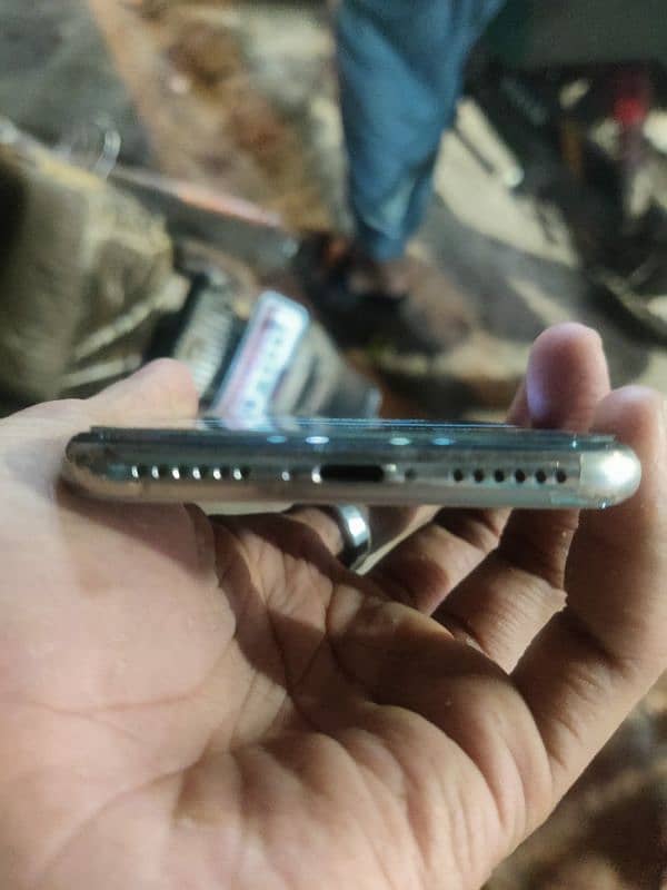 lphone  X 3