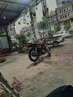 Honda 125 2015 model non accidental sirf bike ha original Decoment