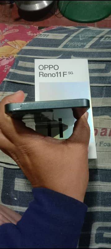 Oppo Reno 11F 5g 8,256 6