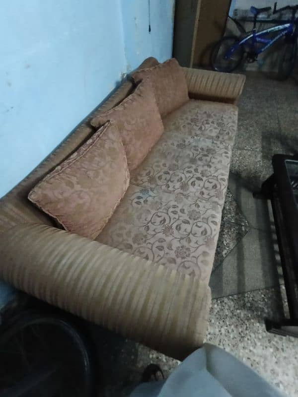 5 seater sofa 0