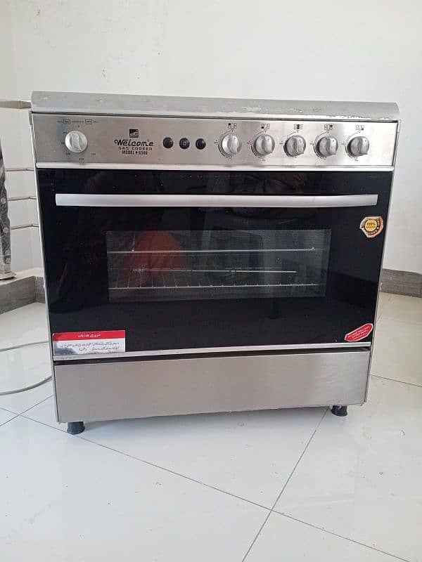 gas oven plus stove. . . . . . 10/10 condition 4
