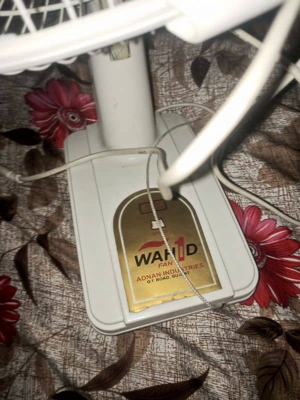 bracket fan and table fan in good condition 2