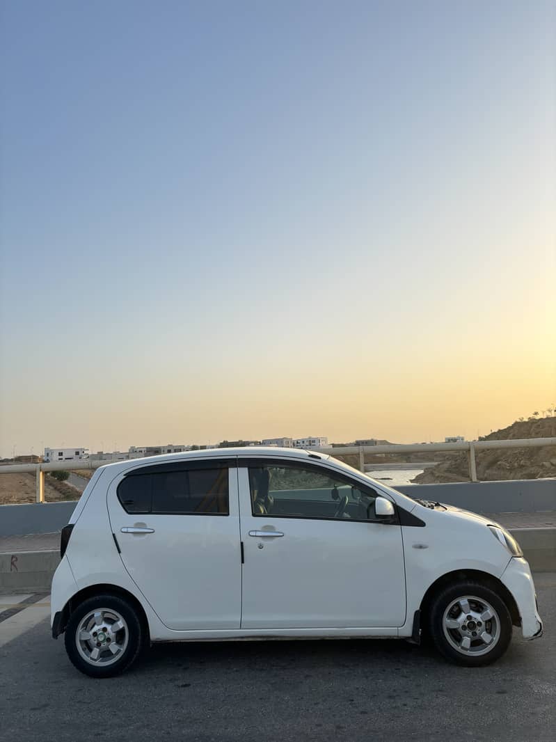 Daihatsu Mira 2016 5