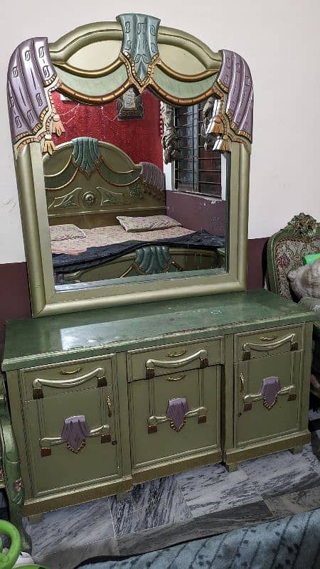 deco bed set for sale urgent need of money. 0