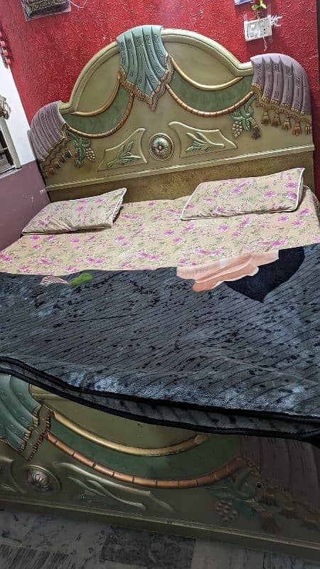 deco bed set for sale urgent need of money. 3