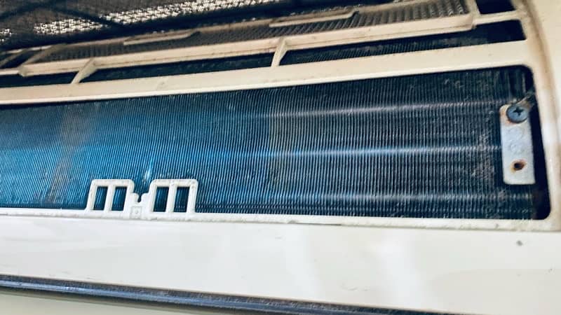Haier 1.5 ton Split AC as good as brand new condition 0