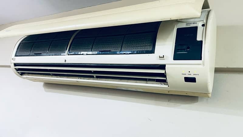 Haier 1.5 ton Split AC as good as brand new condition 1