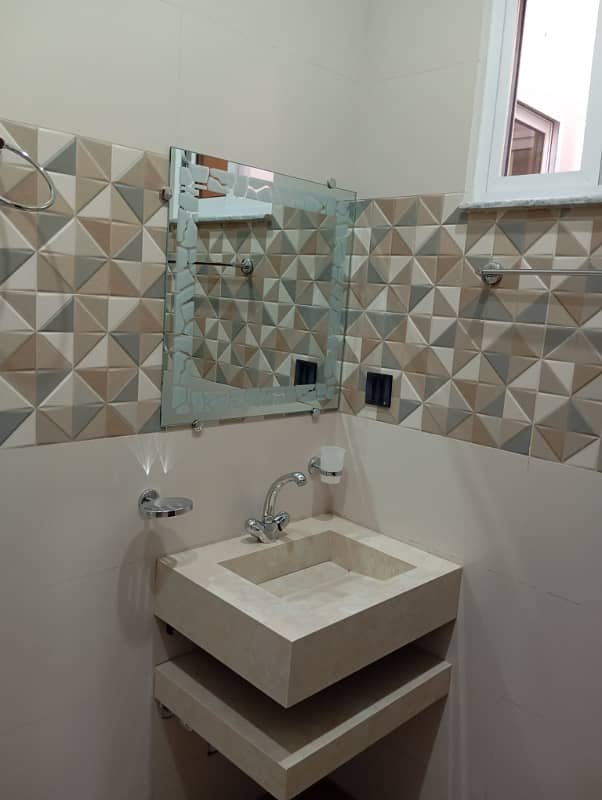 5 MARLA BRAND NEW HOUSE AVAILABLE FOR SALE 8