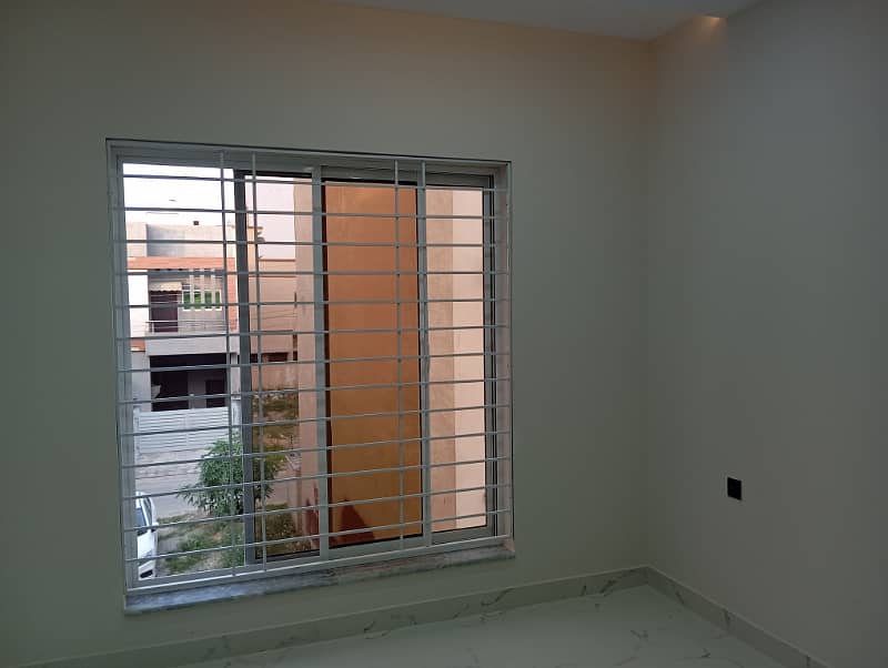 5 MARLA BRAND NEW HOUSE AVAILABLE FOR SALE 10