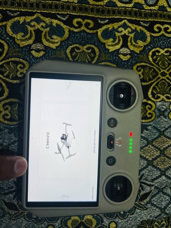 DJI SECREEN  remote 1