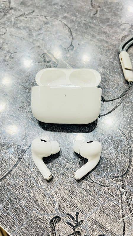 Original iphone airpods pro 1 month use 2