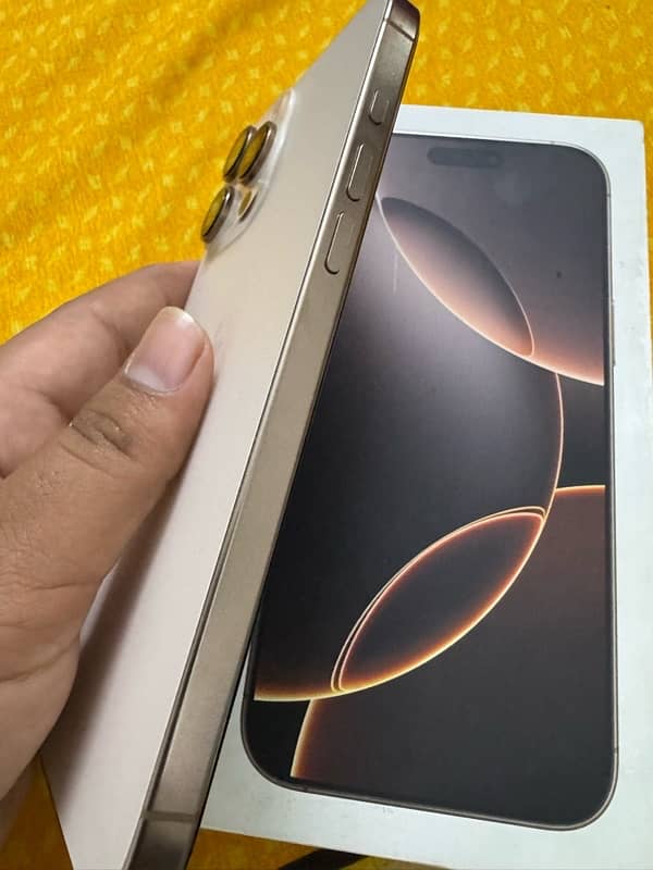 iPhone 16 Pro Max 3