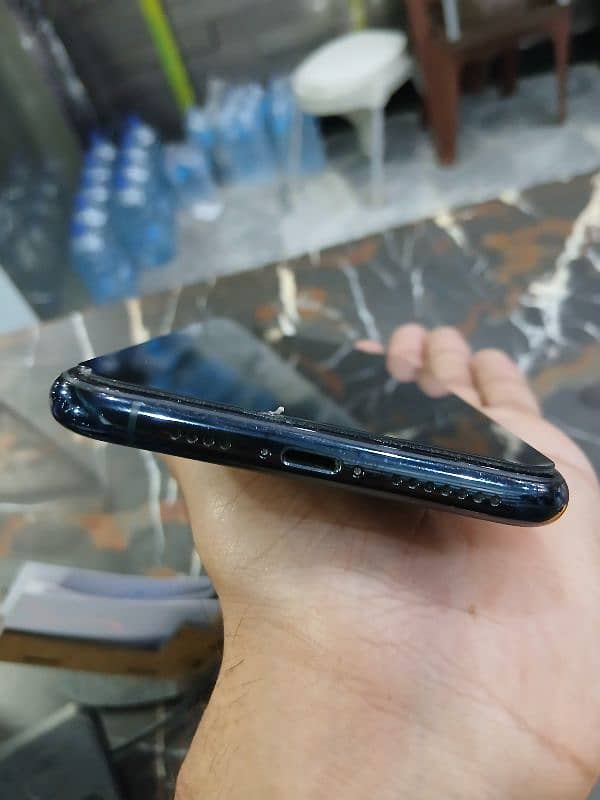 IPHONE 11 PRO MAX pta 10/9.5 03029790991 3
