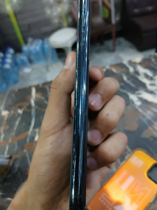 IPHONE 11 PRO MAX pta 10/9.5 03029790991 4