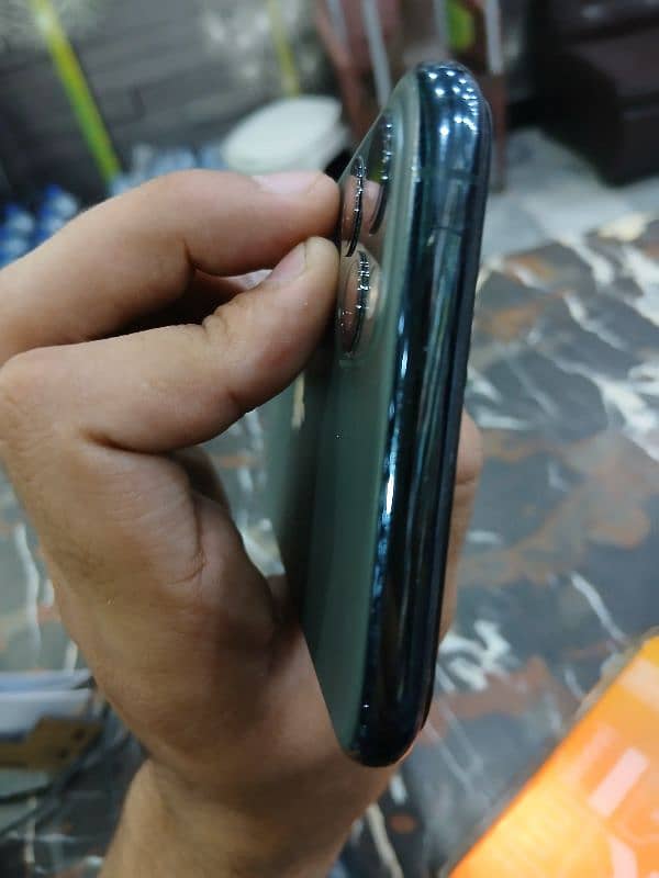 IPHONE 11 PRO MAX pta 10/9.5 03029790991 5