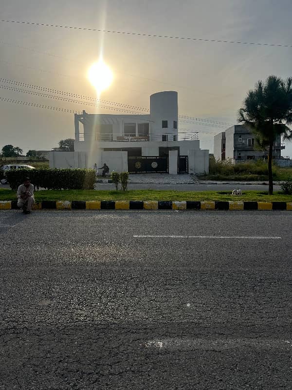 New city phase ii wah cantt  25 Marla plot z block 3 lac per Marla investor rate farmhouse or house ke liye best location 2