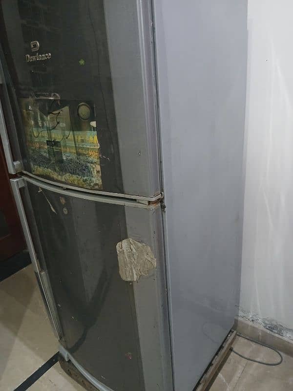 Dawlance  Fridge Medium size for urgent sale 2
