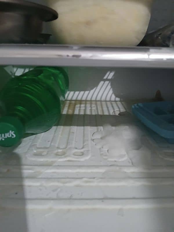 Dawlance  Fridge Medium size for urgent sale 7