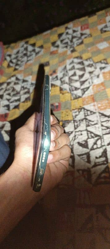Realme 5i 4/64 Memory 17000 3