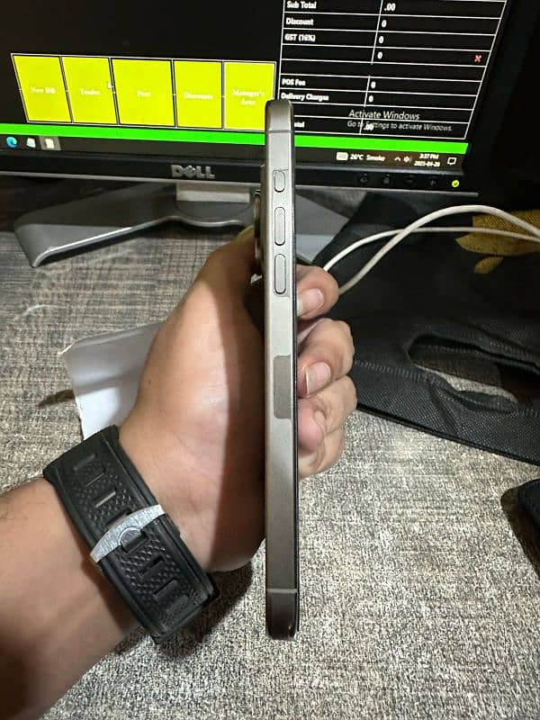 IPhone 15 pro max 3