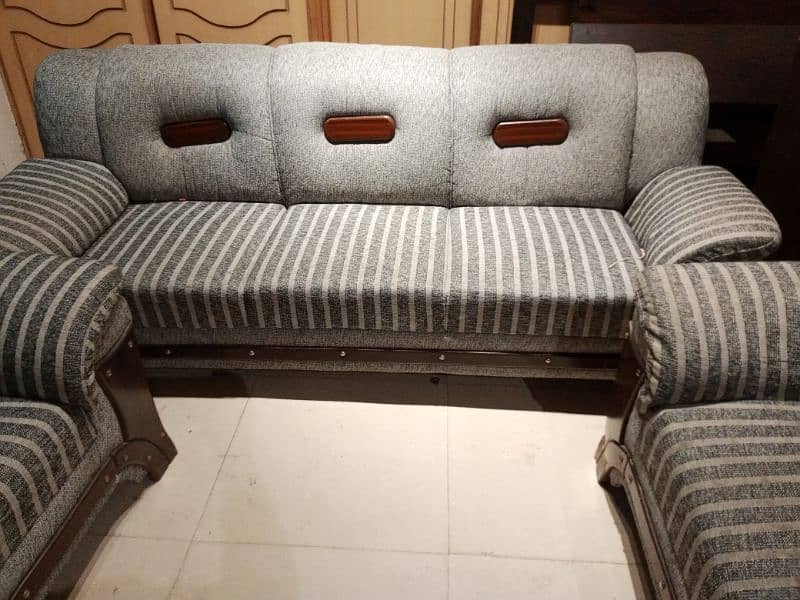 slightly used sofa set 3 2 1 seater 4