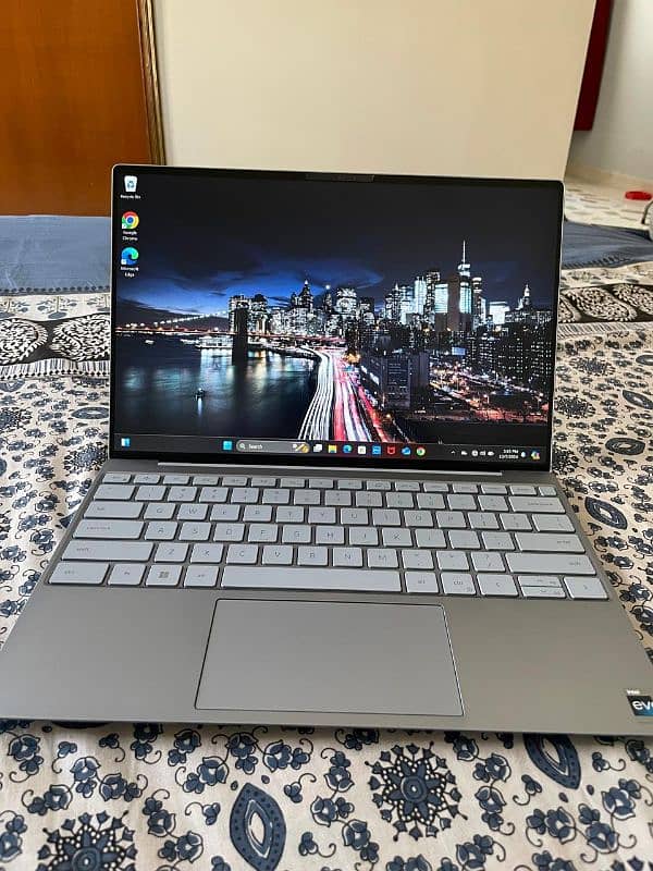 Dell Xps 9315 i7 12th Gen with box 4