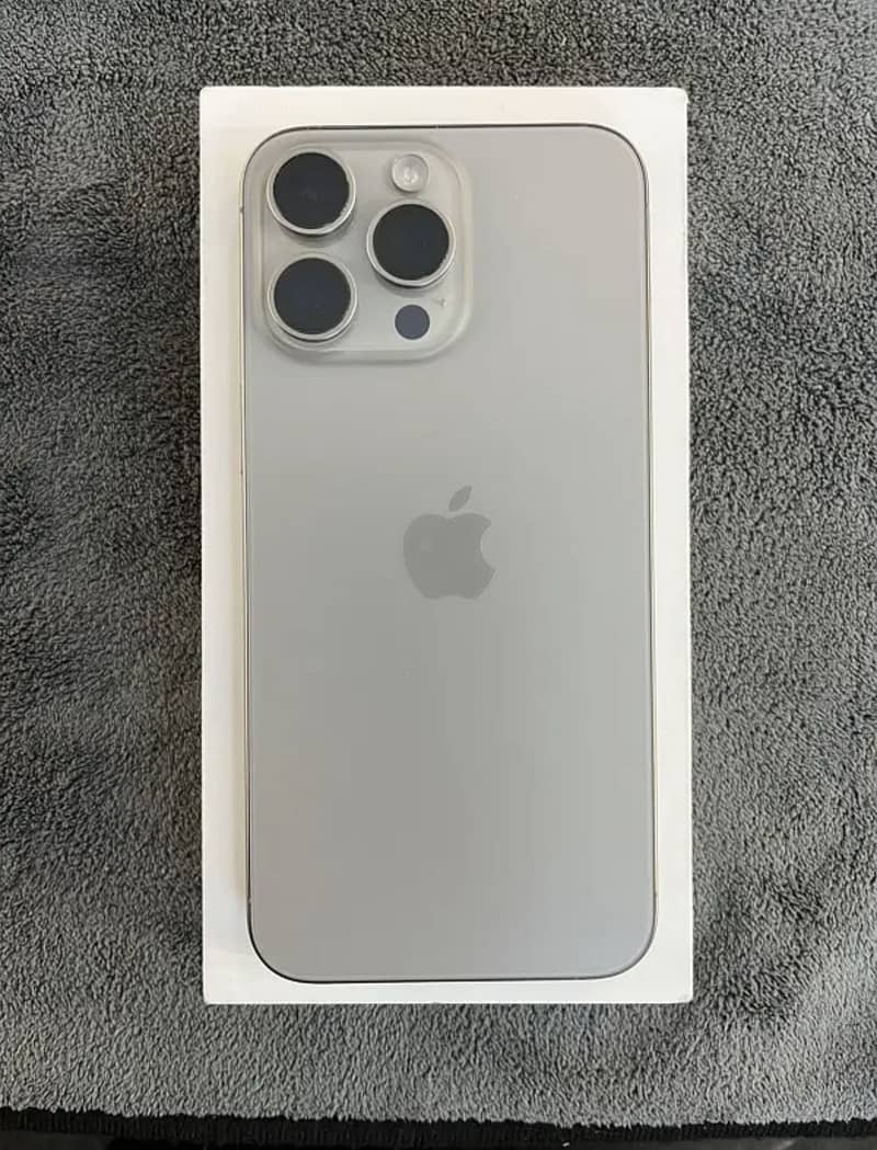 Iphone 15 pro max (256gb) 0